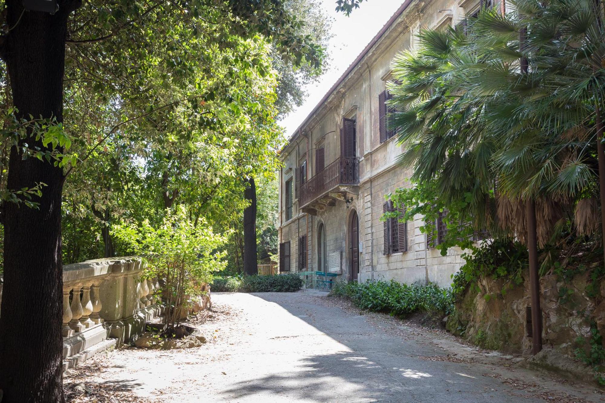 Beyond Colosseum Rome Exterior photo